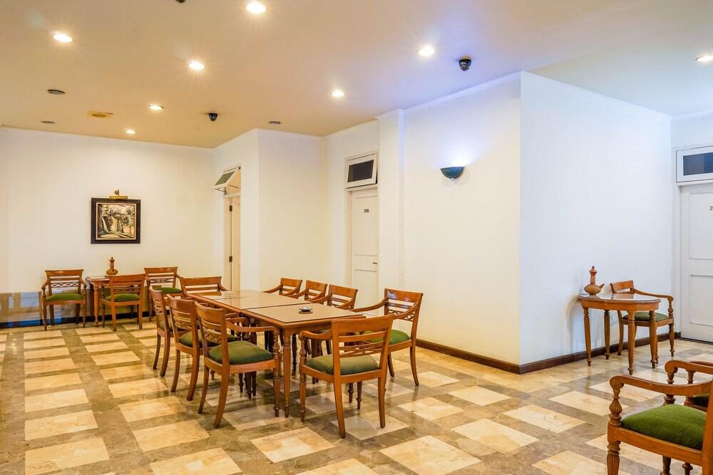 Hotel Utari Dago Bandung Exterior photo