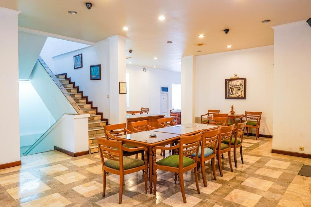 Hotel Utari Dago Bandung Exterior photo